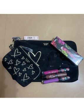 Victoria's Secret Black Heart Cosmetic Pouch Clutch Set, VS Color Shine Gloss